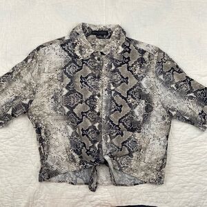 Sanctuary Snakeskin Material Cropped Button Up size XS